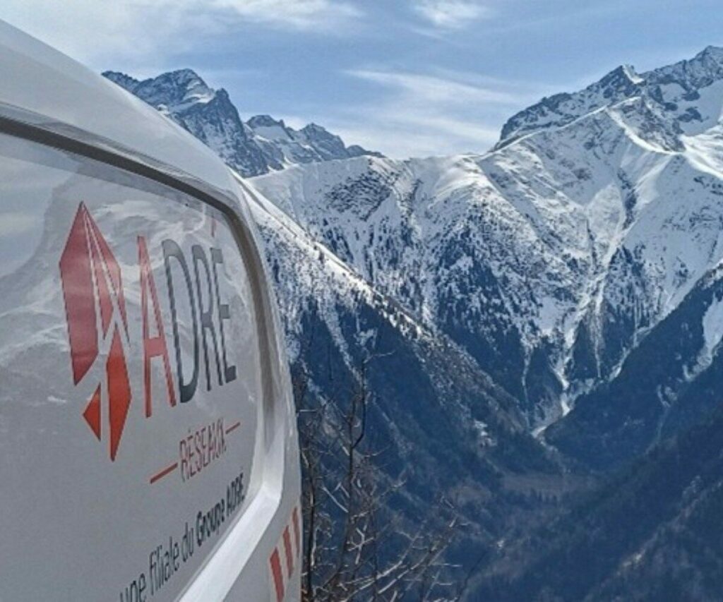 Technicien ADRÉ Réseaux en mission de détection de réseaux à Chambéry.